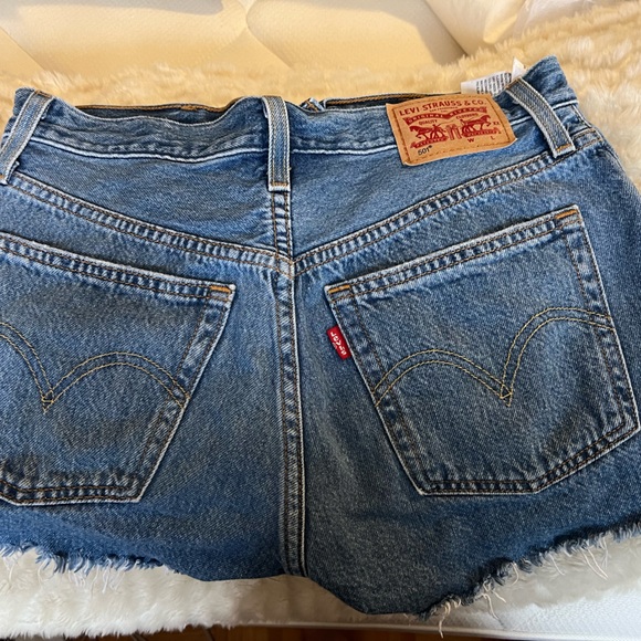 Levi’s 501 jean shorts - Picture 2 of 2
